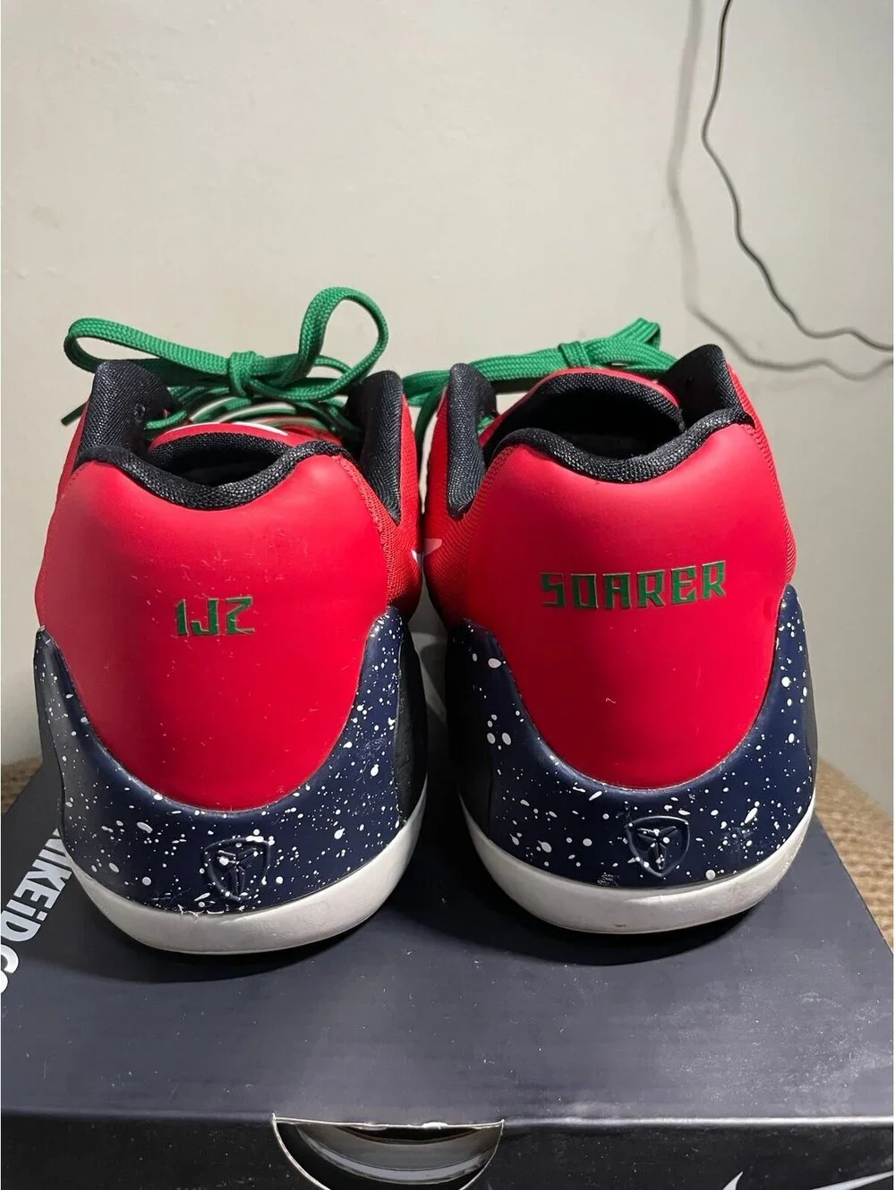 Nike ID  kobe 9 Bryant Christmas Preowned size 10.5
